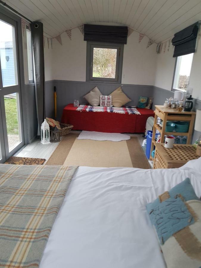 Acorn Camping And Caravan Park Llantwit Major Zewnętrze zdjęcie