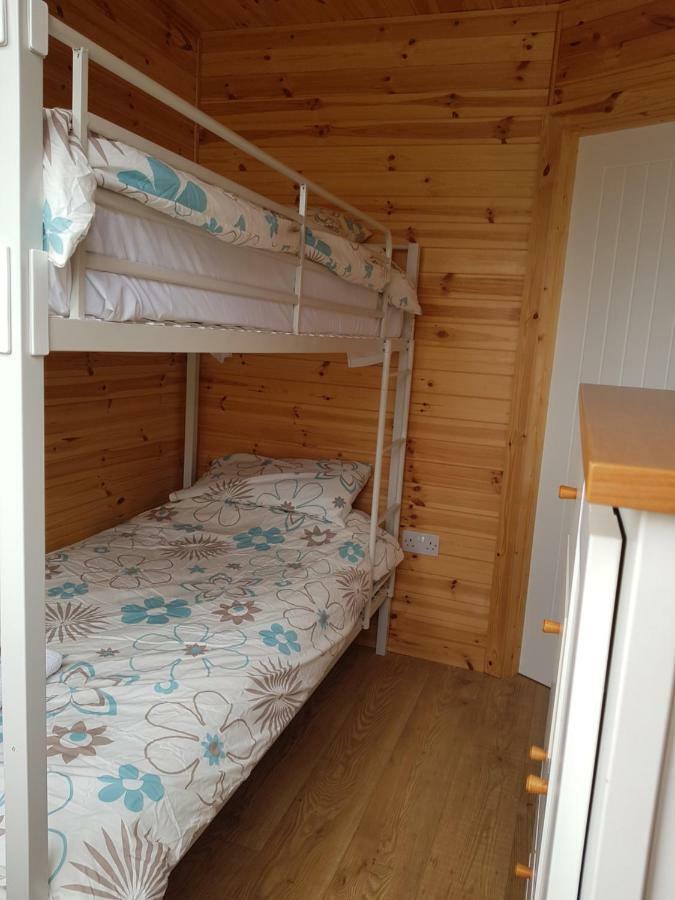 Acorn Camping And Caravan Park Llantwit Major Zewnętrze zdjęcie